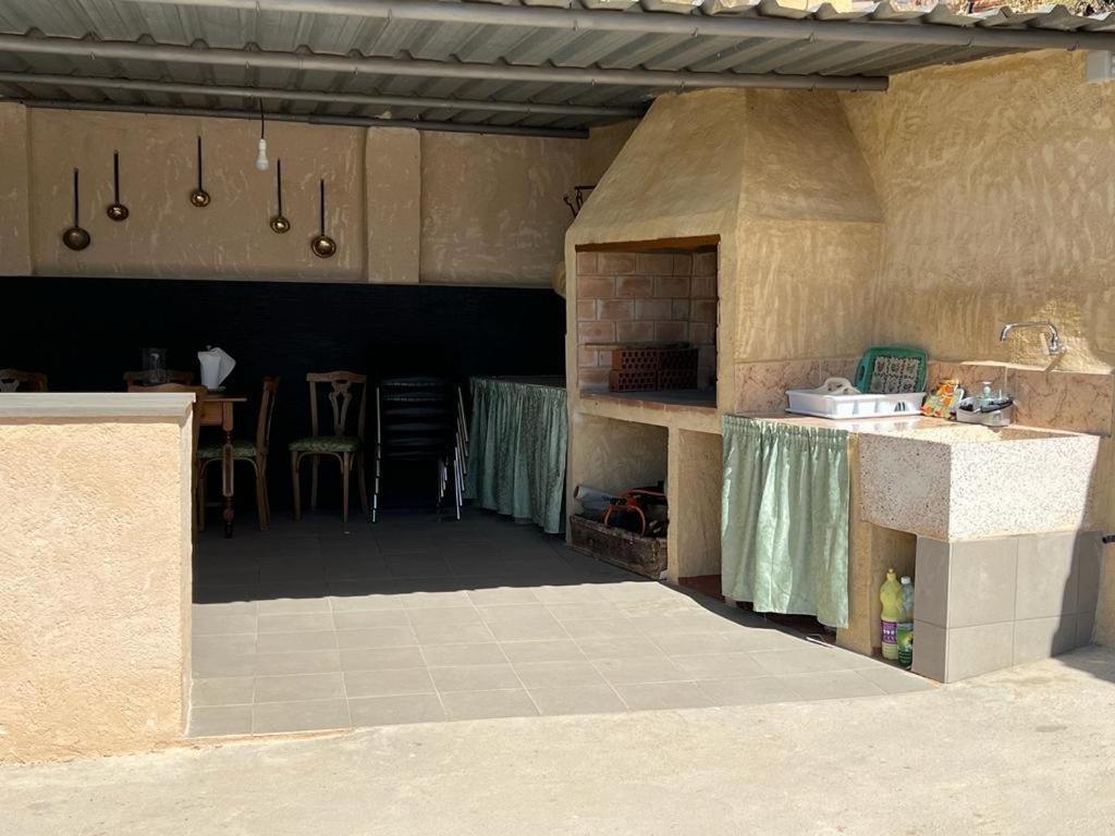 Villa Rural Con Amplia Piscina Campillo de Altobuey Exterior photo